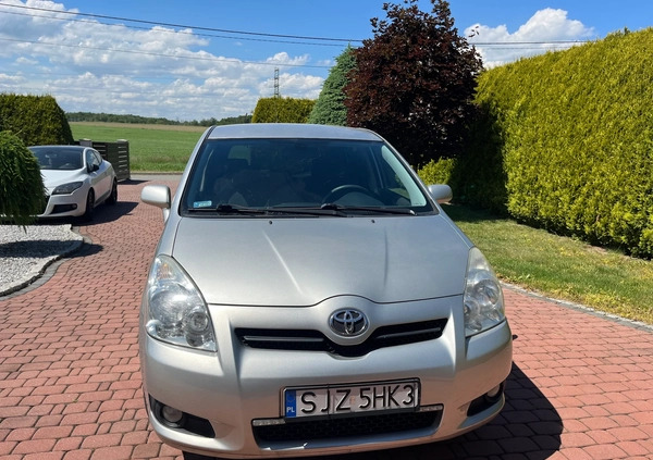 Toyota Verso cena 9900 przebieg: 298000, rok produkcji 2006 z Gdynia małe 106